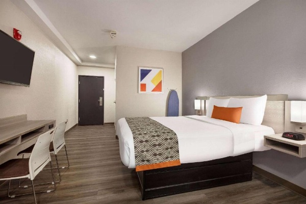 Microtel Inn & Suites by Wyndham Raleigh image 15