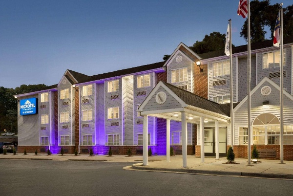 Microtel Inn & Suites by Wyndham Raleigh image 2