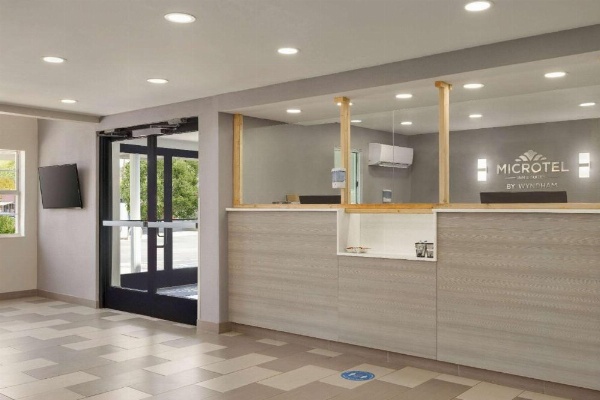 Microtel Inn & Suites by Wyndham Raleigh image 9